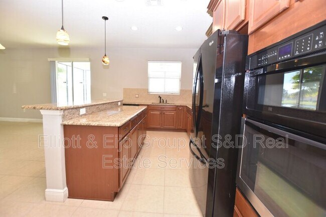 Photo - 4267 Moon Shadow Loop