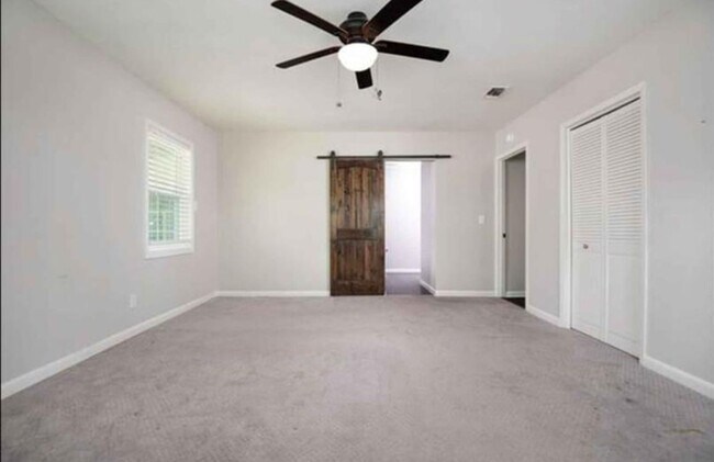 Photo - Room for rent