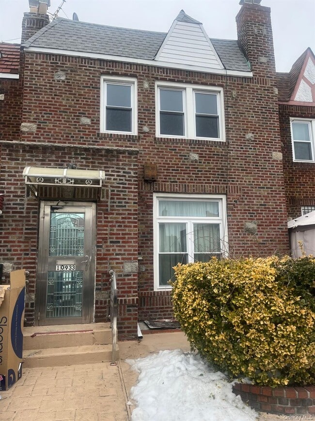 Building Photo - 250-23 88th Rd Unit 1R