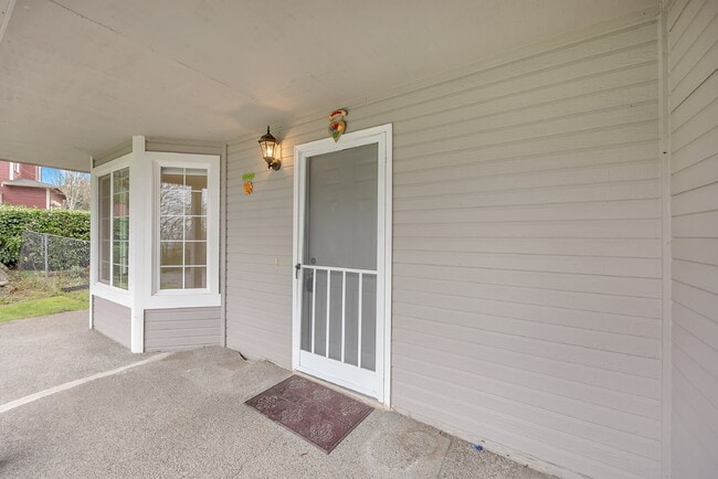Photo - 5 Bedrooms ( one brm is on main floor) and 4 bathrooms (2 are on main floor), Fenced Back Yard, A...
