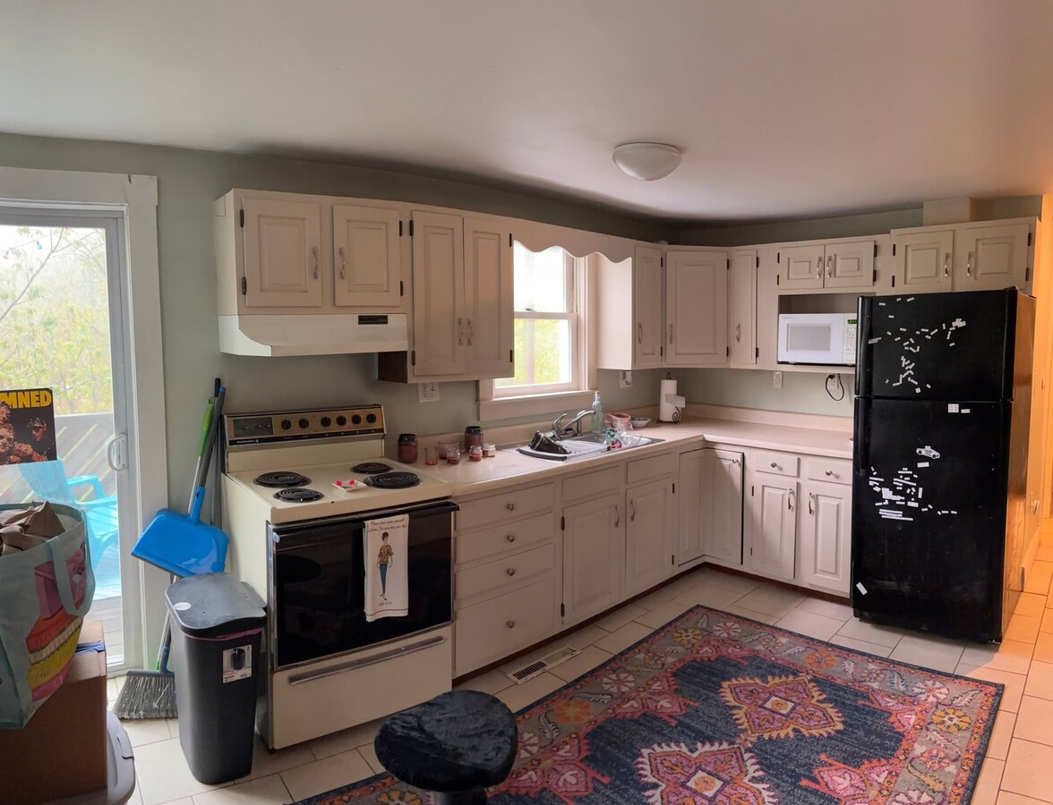Photo - 454 N Windsor St