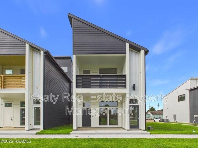Building Photo - 1120S Washington Street - Unit 201