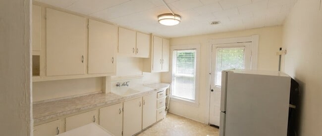 213 Leitch St Unit 213 1/2