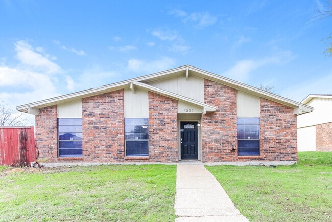 Building Photo - 6505 Alta Oaks Dr Rental