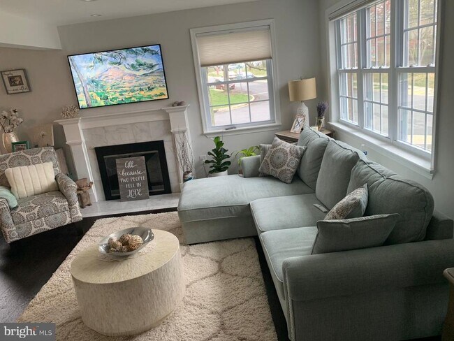 Photo - 9006 Linton St