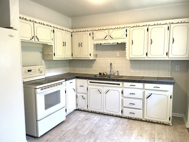 Photo - 518 Oak St NW