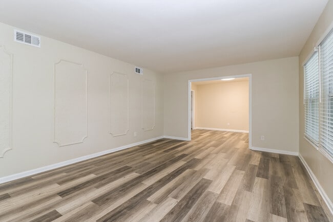 Photo - 2325 Vorhof Dr