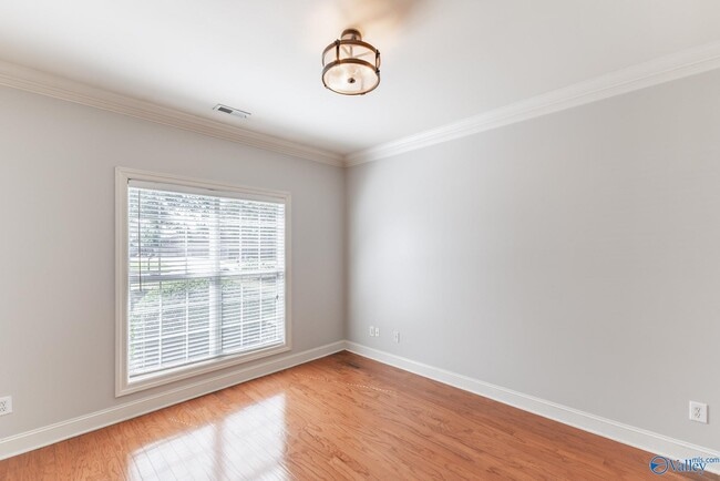 Photo - 125 Monument Ln