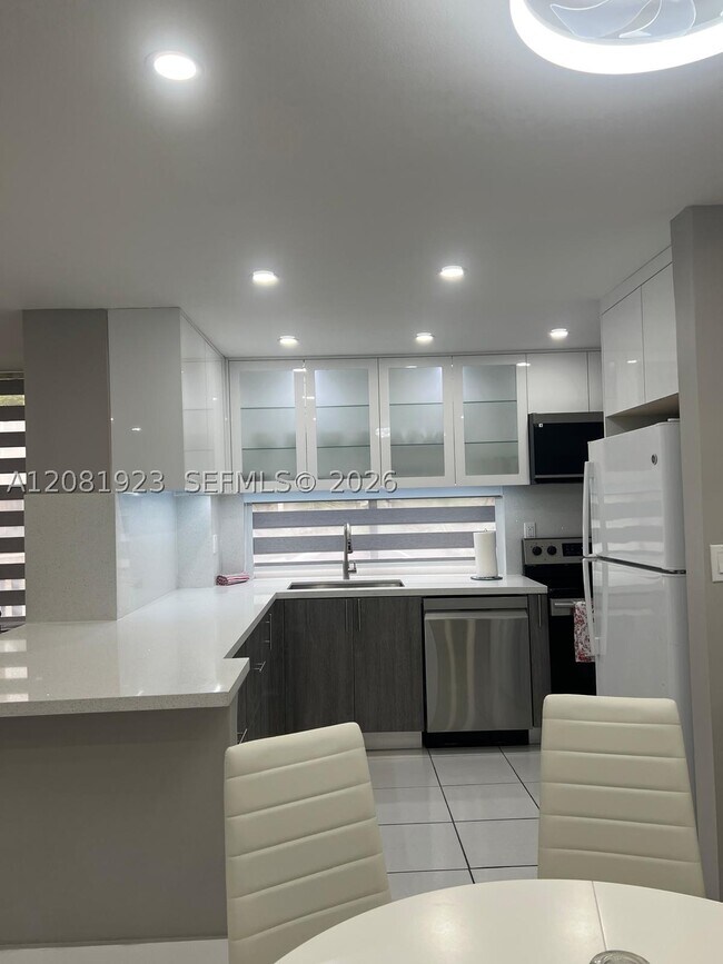 Photo - 17011 N Bay Rd Unit 106
