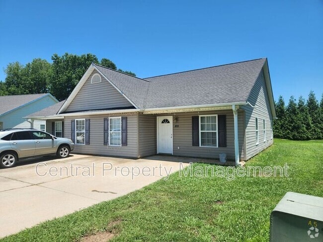Building Photo - 506 Seays Crest Dr Rental