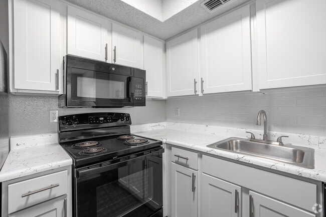 Copperfield Apartments - Kitchen