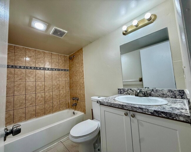 Photo - 700 SW 81st Ter Unit 1A