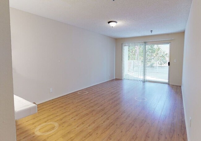 Photo - 400-420 N. Oakland Ave