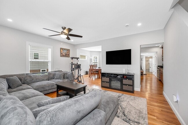 Photo - 146 S Pleasant St