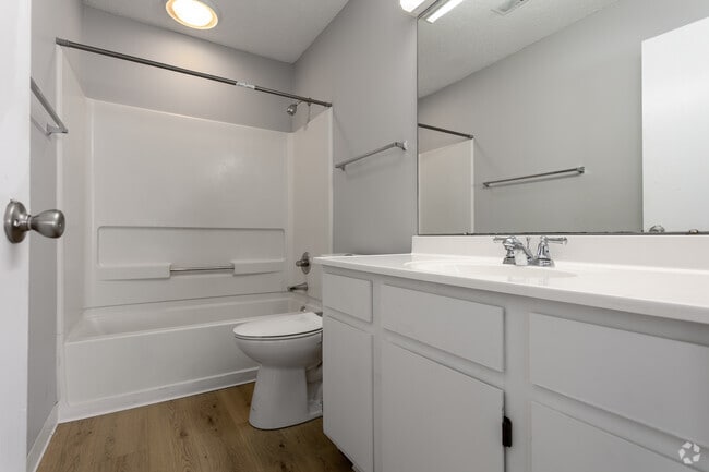 2 BR, 2 BA - 1,000 SF - Bedroom bathroom