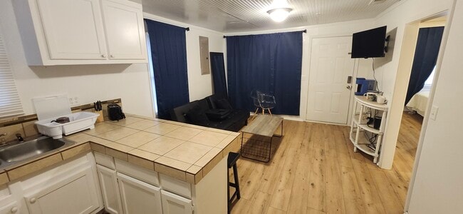 Photo - 410 S Lillian