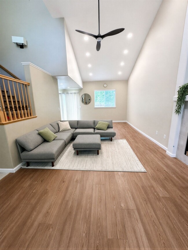Photo - 3512 Koso St