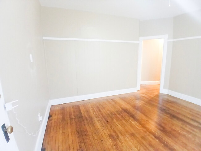 Photo - 475 Hamilton St