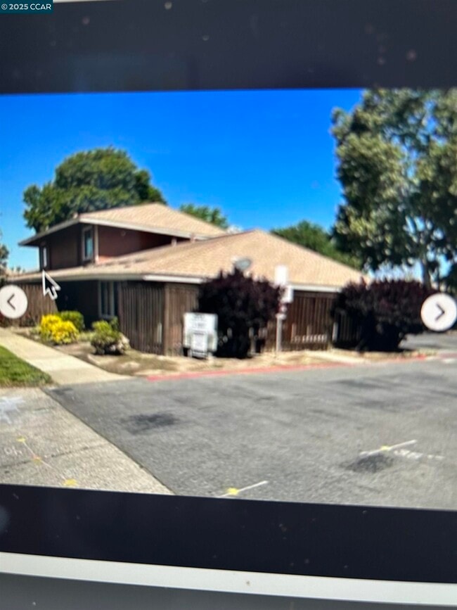 Building Photo - 2021 Olivera Rd Rental