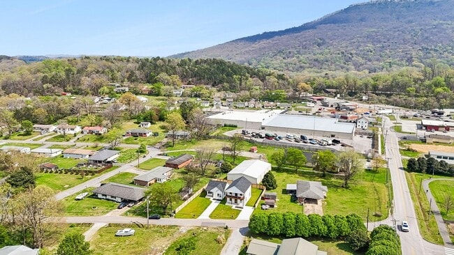Photo - 106 N Moss Ave