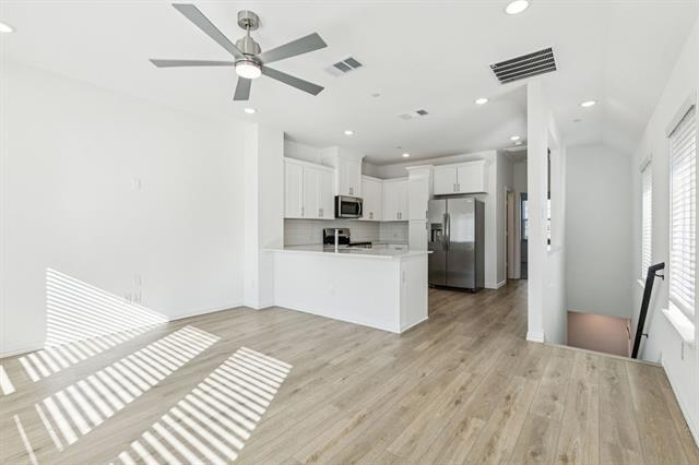 Photo - 5250 Springlake Pkwy