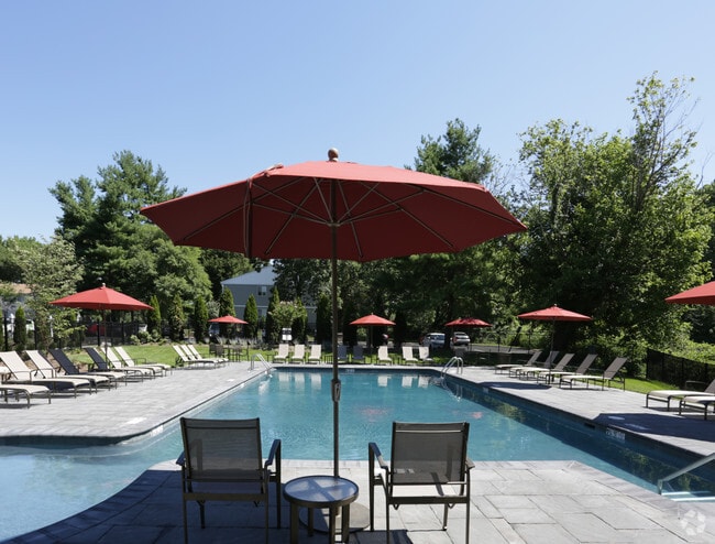 Yardley Crossing Luxury Apt and Townhomes