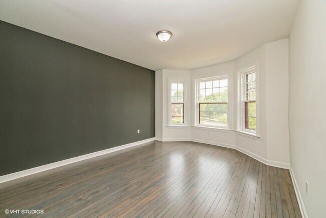 Photo - 2803 - 2813 Belleview Apartments