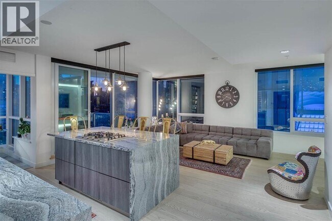 68 Smithe St Unit PH2015