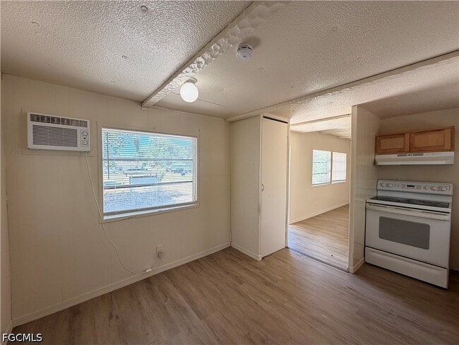 Photo - 8205 Suncoast Dr