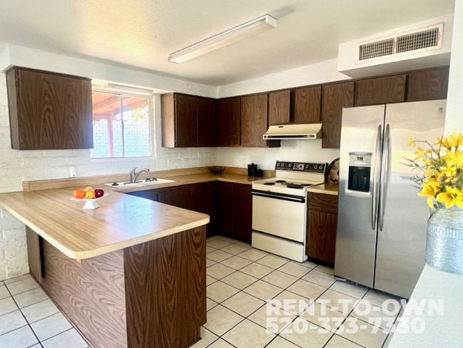 Photo - 2328 W Las Lomitas