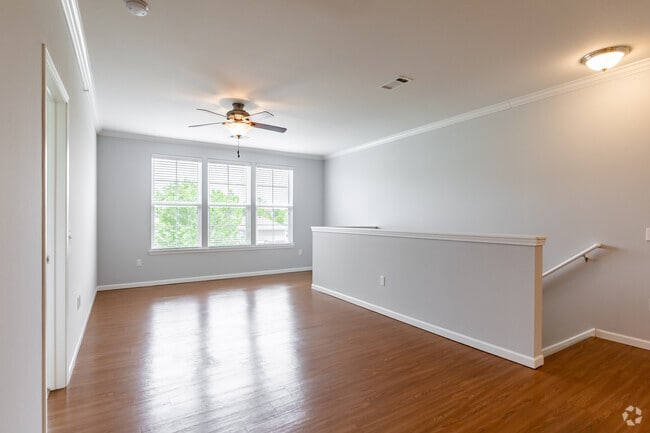 1BR, 1BA - Living