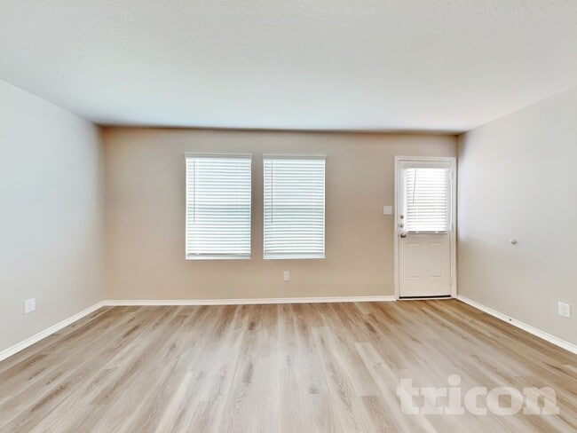 Photo - 9720 Marbach Brk