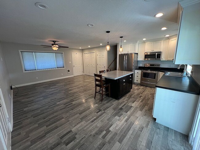 Photo - 403 Evans Dr