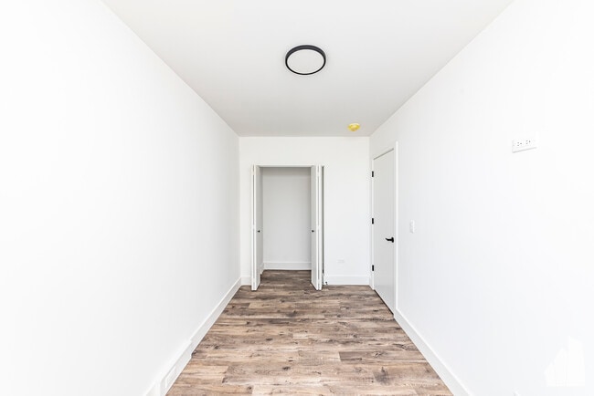 Photo - 934 W Carmen Ave Unit 002