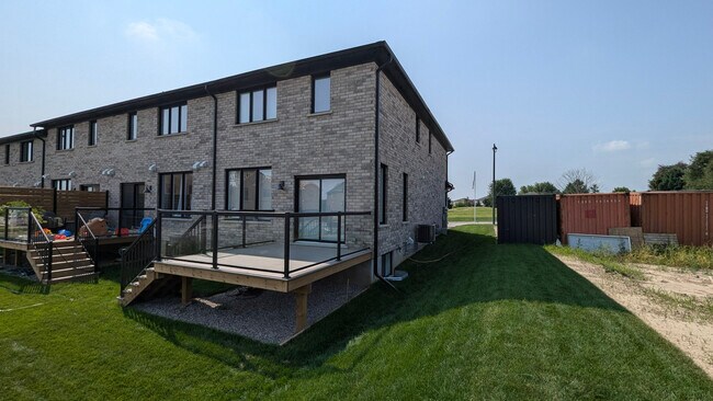 Photo - Brand New Townhouse In Ingersoll