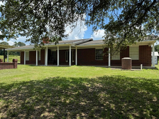 Photo - 16820 US-259 House