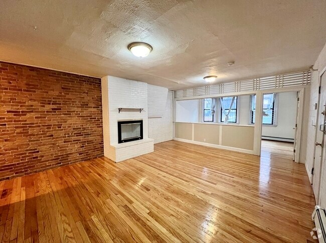 Building Photo - 337 Beacon St Unit 1 Rental