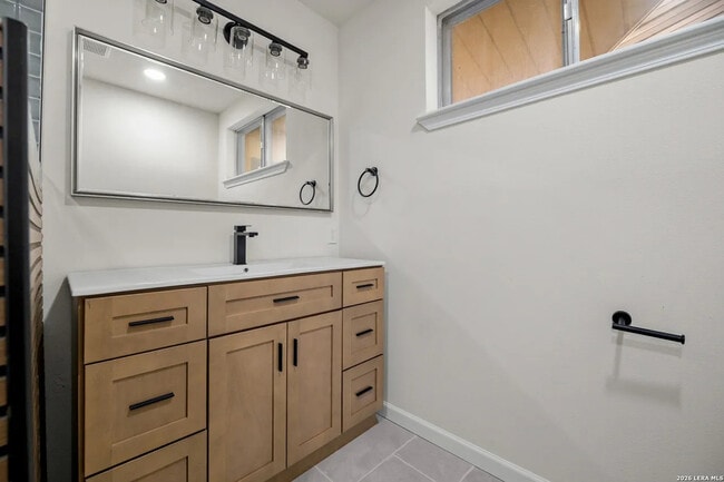 Photo - 209 Windcrest Dr