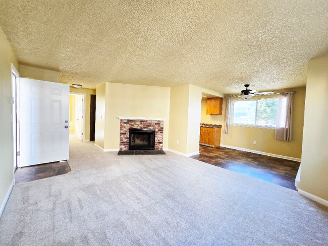 Building Photo - 4031 S Warner St Rental