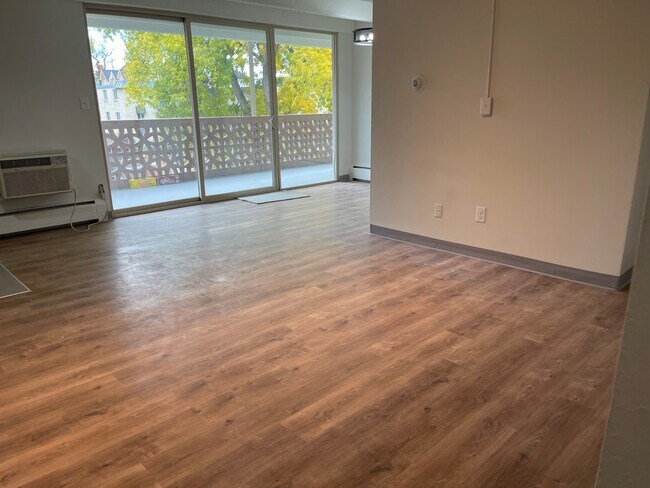 800 Emerson
