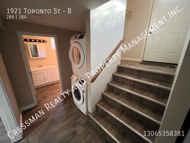 Photo - 2 Bedroom, 1 Bath Basement Suite Unit B
