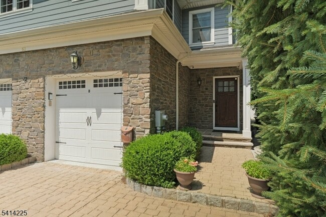 Photo - 61 Mechanic St