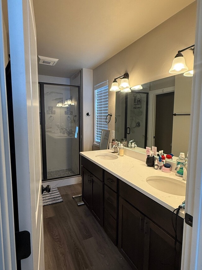 Photo - 517 Raven Ln