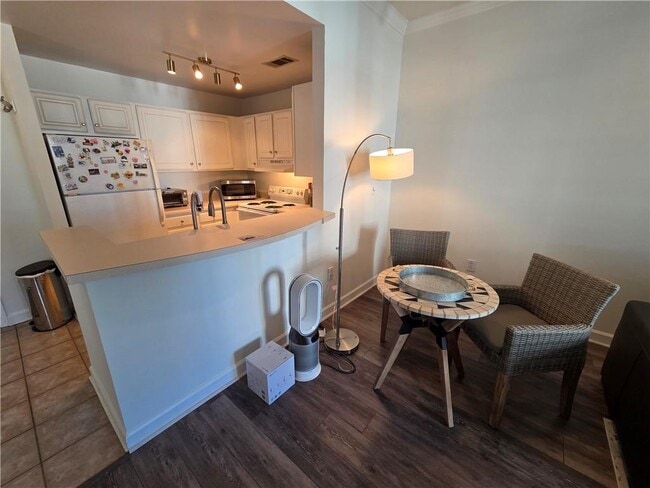 Photo - 1101 Juniper St NE Unit 806