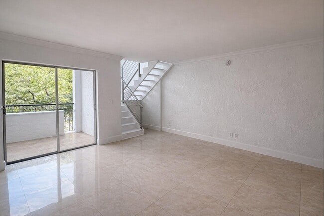 Photo - 1660 NE 135th St Unidad 6