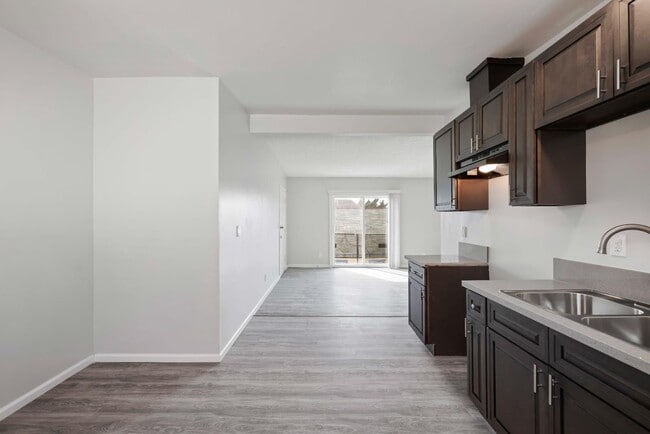 Photo - 626 W 54th St