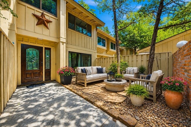 Building Photo - 2209 W Settler's Way