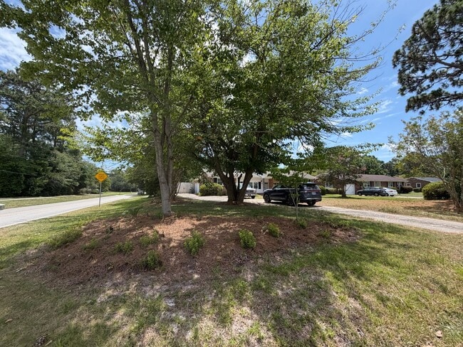 Photo - Central Wilmington, popular school districts,2 car garage/RV/Boat parking 3/4 bedroom/fenched/Liv...