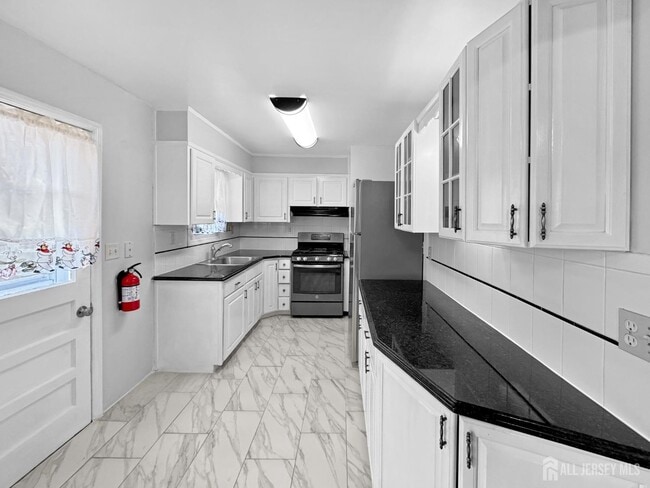 Photo - 117 Old Post Rd