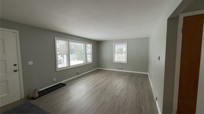 Photo - 198 Skycrest Dr